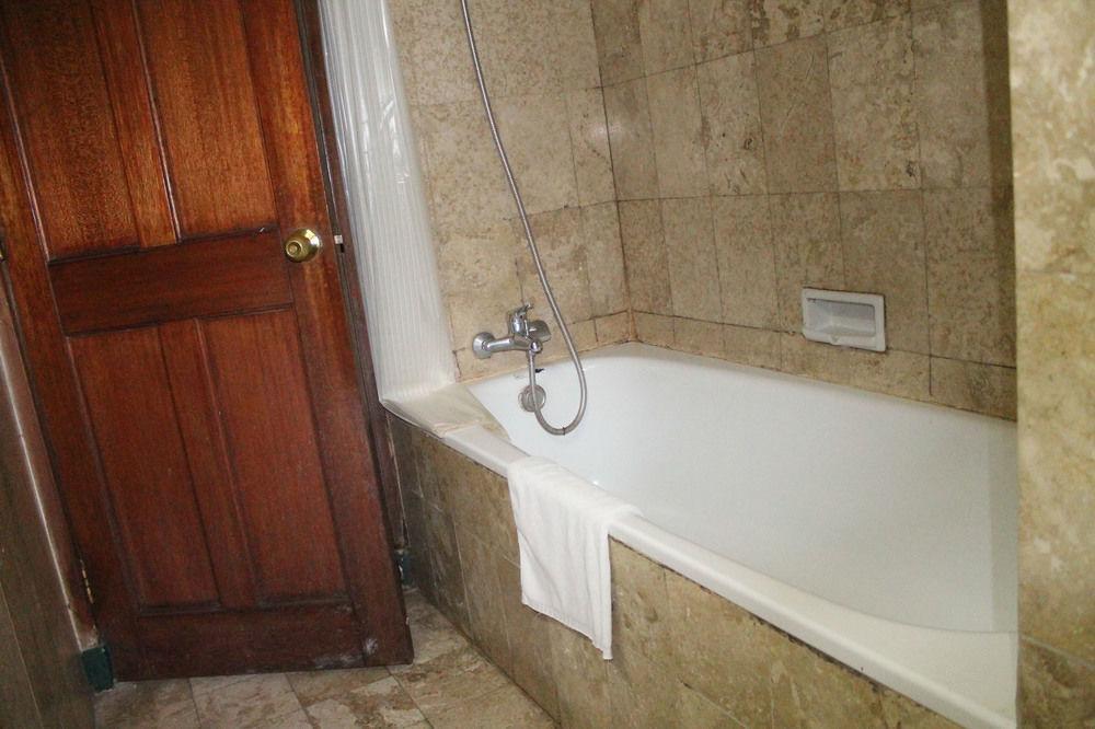 Satelit Hotel Surabaya Dış mekan fotoğraf