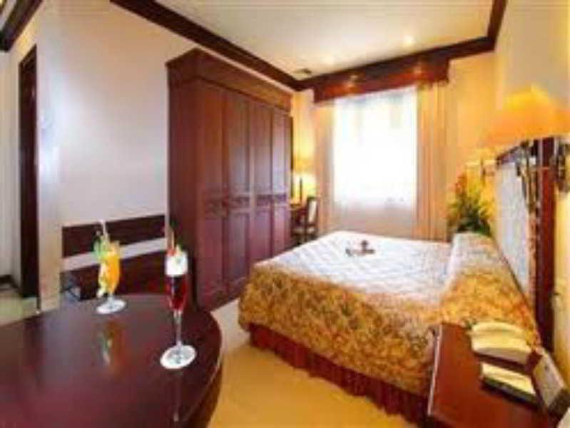 Satelit Hotel Surabaya Dış mekan fotoğraf