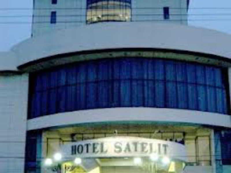 Satelit Hotel Surabaya Dış mekan fotoğraf